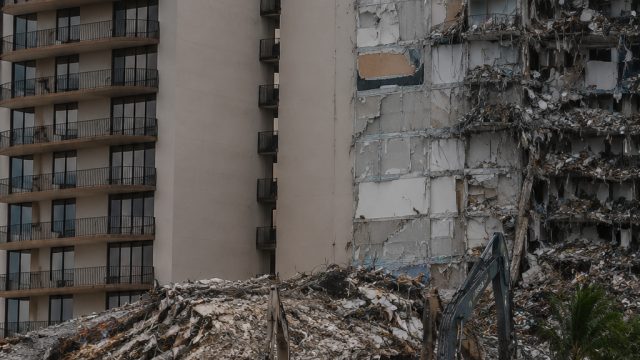 New Insights Into Surfside Collapse: Investigation Uncovers Warnings