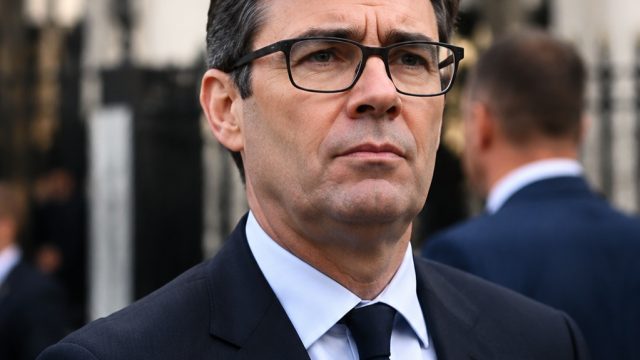 What Investors Should Know About Andy Burnham's Rise as UK Politics Shifts