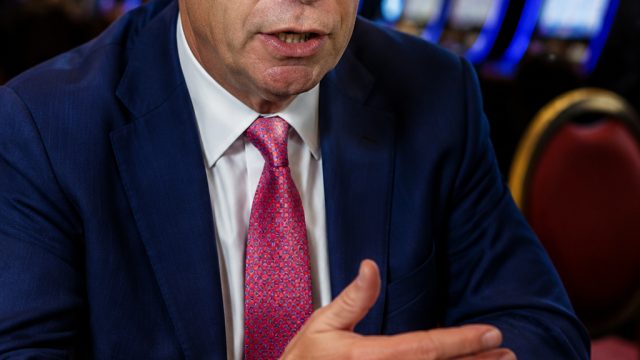 Nigel Farage Defends £5 Million Gift: A Personal Choice or Public Concern? | spin online indonesia, 