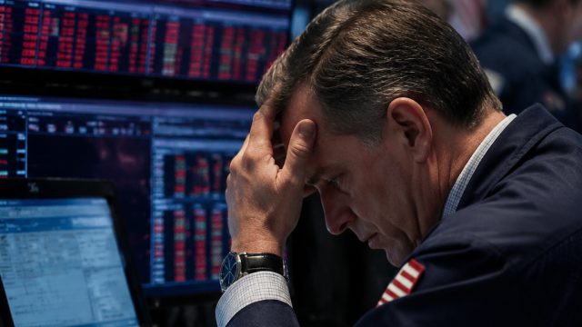 Tech Stocks Face Heavy Losses Amid AI Concerns and Chip Market Turmoil | situs mpo bonus new member,