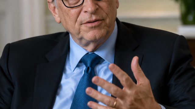 Bill Gates Reveals Epstein's Attempt to Manipulate Him Over Affairs | play 5 card poker, agentaruhan